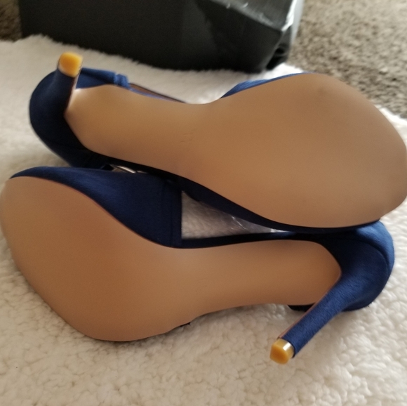 Heels - Picture 6 of 7